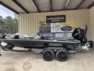 BOATZON | Phoenix Bass Boats 920 Elite 2025