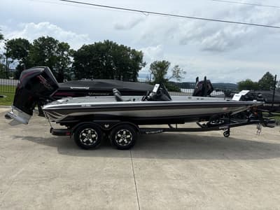 BOATZON | Phoenix Bass Boats 921 Elite 2022