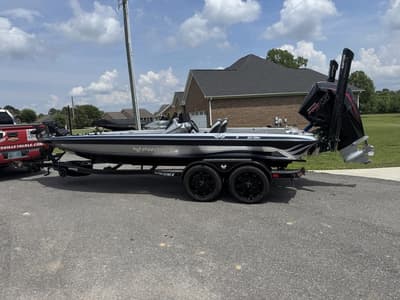 BOATZON | Phoenix Bass Boats 921 Elite 2025