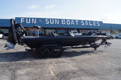 BOATZON | Phoenix Bass Boats 921 Elite 2025