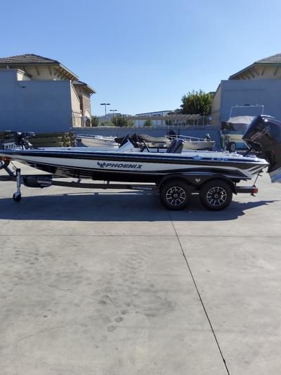 BOATZON | Phoenix Boats 721 ZXL 2026