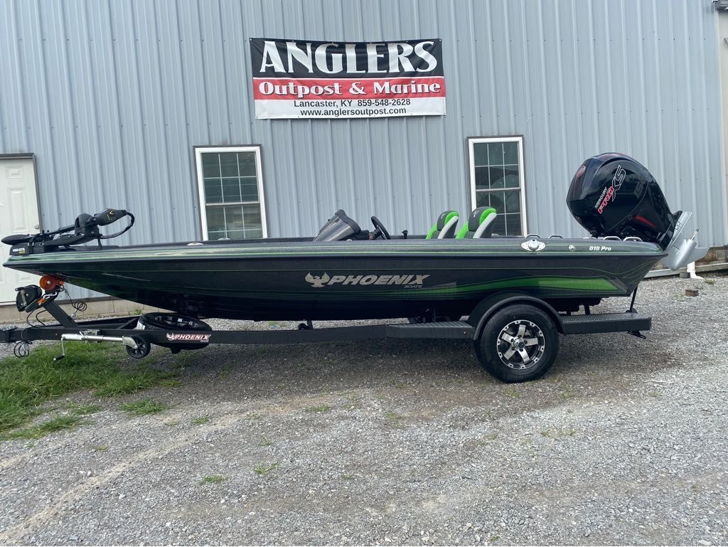 2026 Phoenix Pro Series 818 - Sold Boat