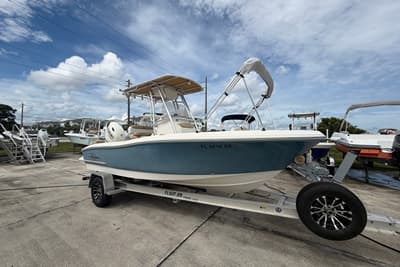 BOATZON | Pioneer 202 Islander 2020