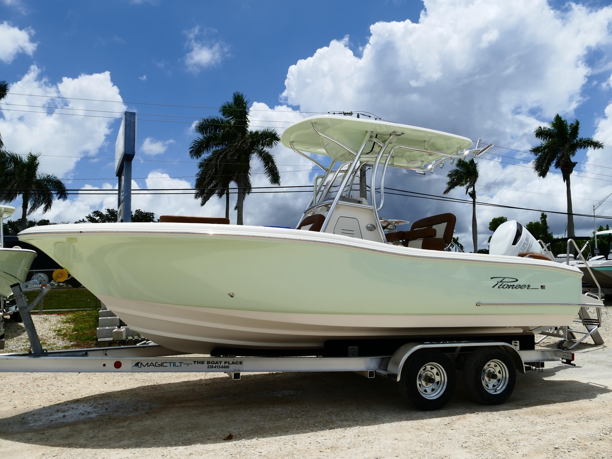 2026 Pioneer 222 Islander - Sold Boat