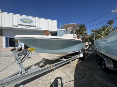 BOATZON | Pioneer Boats Bay Sport 220 2026