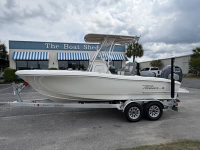 BOATZON | Pioneer Boats Sportfish 202 2027
