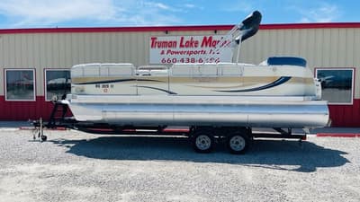 BOATZON | Playbouy Yachtsman 23 Pontoon Powered By A 115HP Johnson Fo 2004