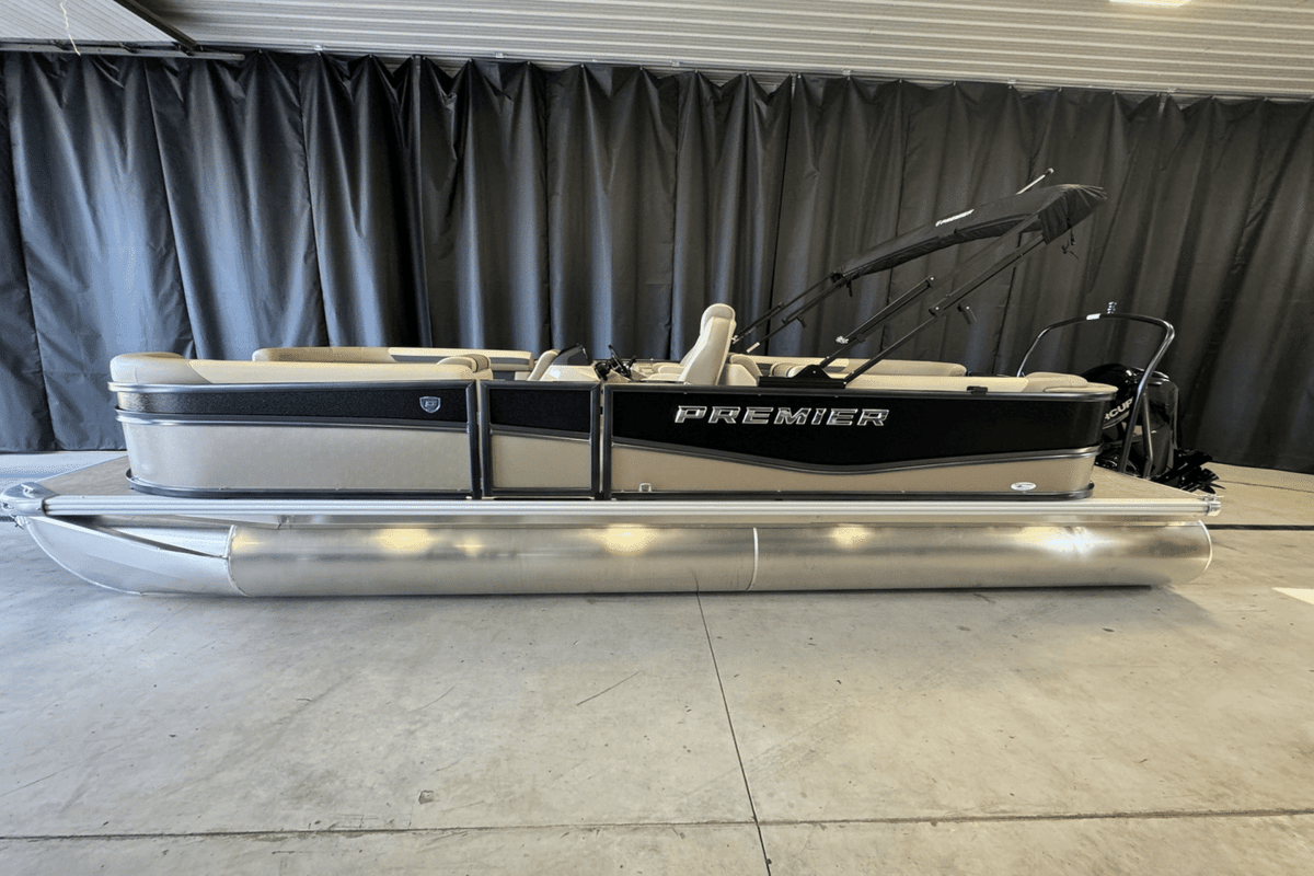 2025 Premier 220 Sunscape - Sold Boat