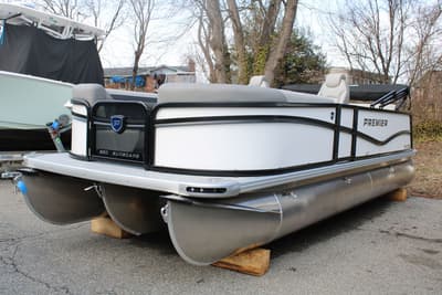 BOATZON | Premier 220 Sunscape RL CL 2026