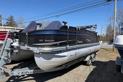 BOATZON | Premier 221 Explorer 2013