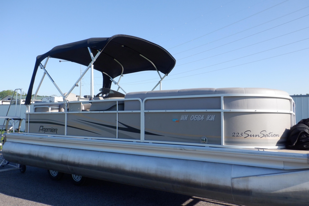 2009 Premier 225 Sunsation LTD - Sold Boat