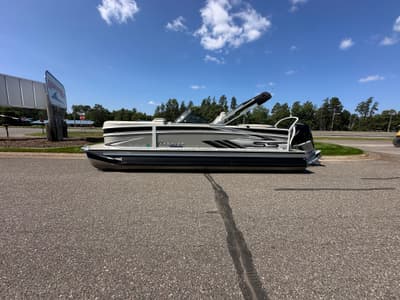 BOATZON | Premier 230 SSeries 2022