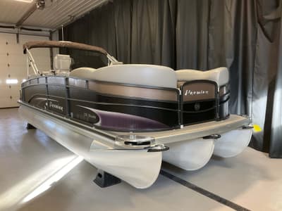 BOATZON | Premier 235 2014