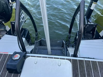 BOATZON | Premier 330 Escalante 2023