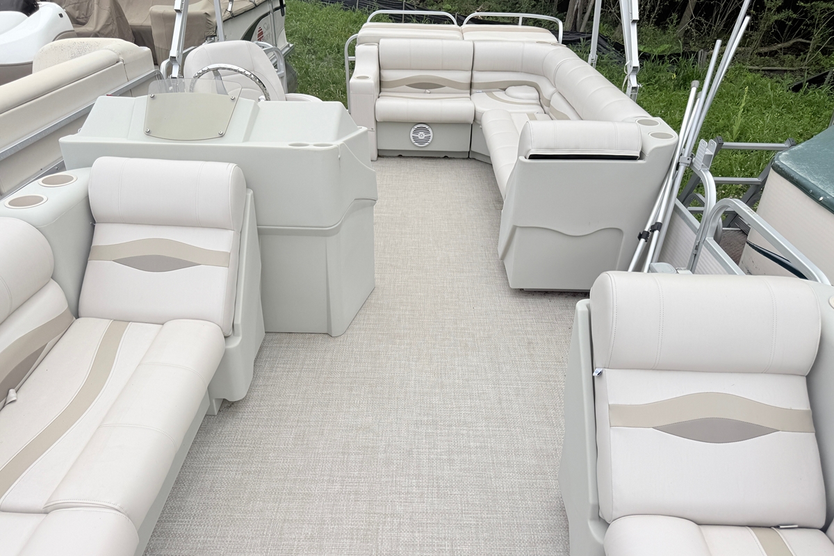 1996 Premier Grand Majestic - Sold Boat