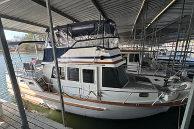 BOATZON | Present Yachts 35 MotorYacht 1986