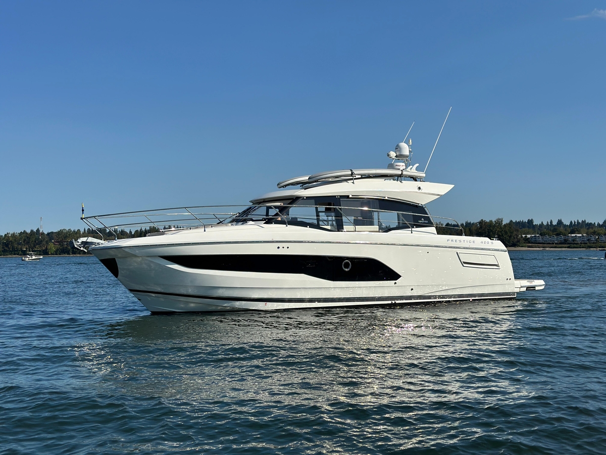 2021 Prestige 420S - Sold Boat