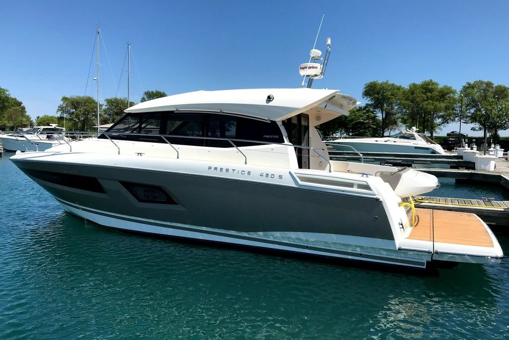 2017 Prestige 420 - Sold Boat