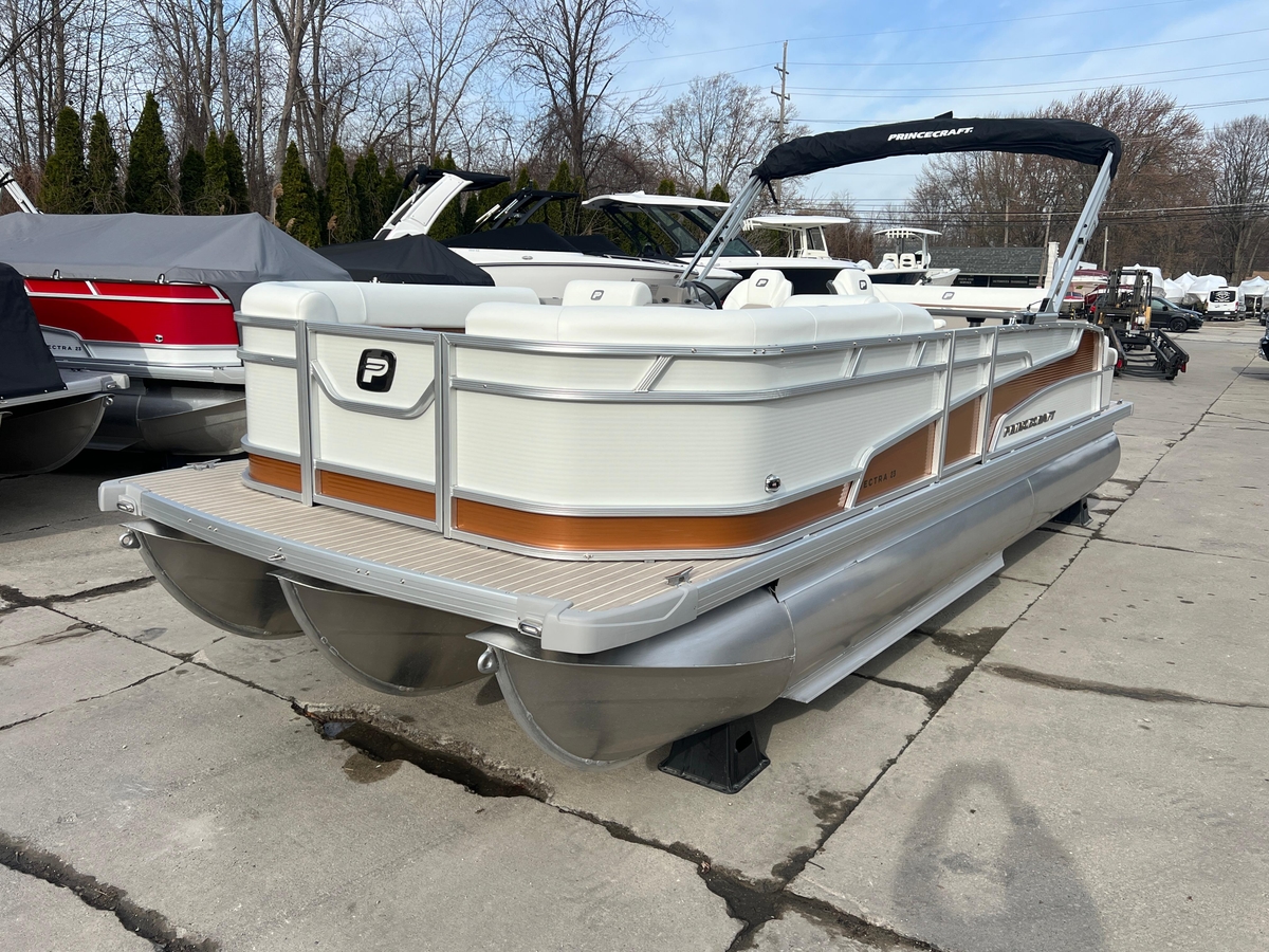 2025 Princecraft Vectra 23 RL - Sold Boat