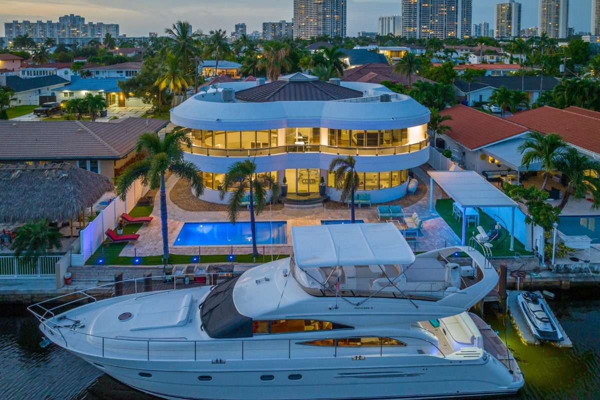 2002 Princess 61 - Sold Boat