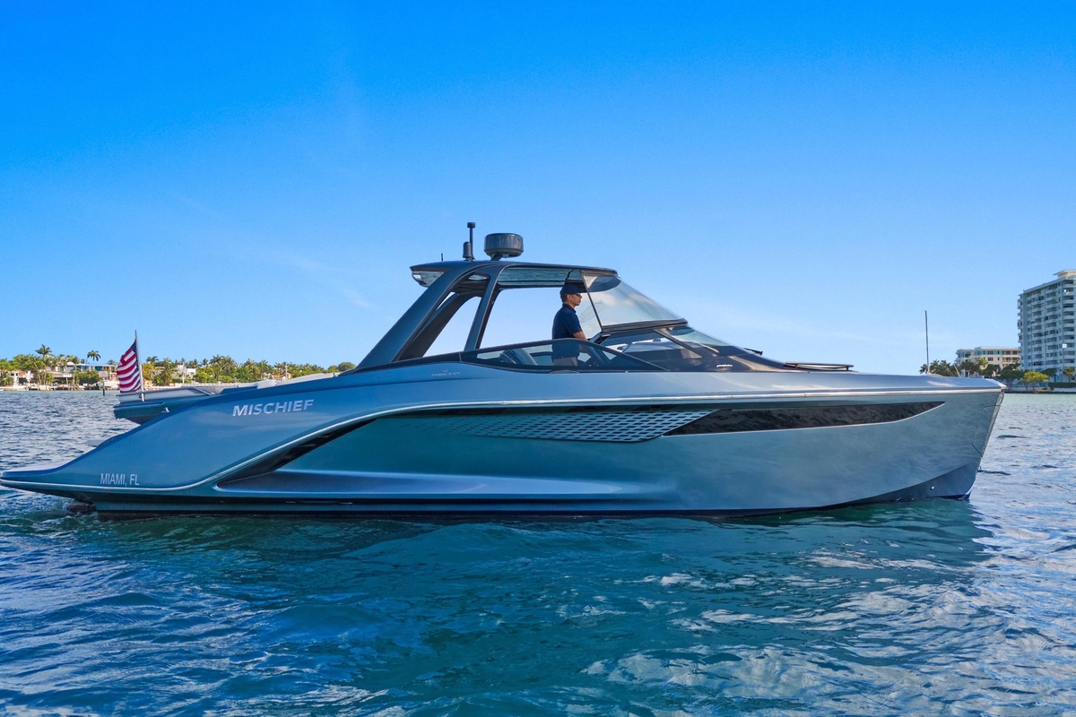 2020 Princess R35 - Sold Boat