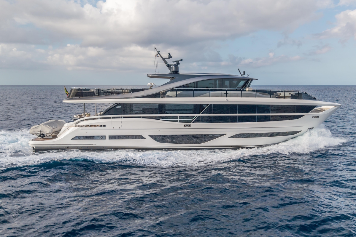 2023 Princess X95 - Sold Boat