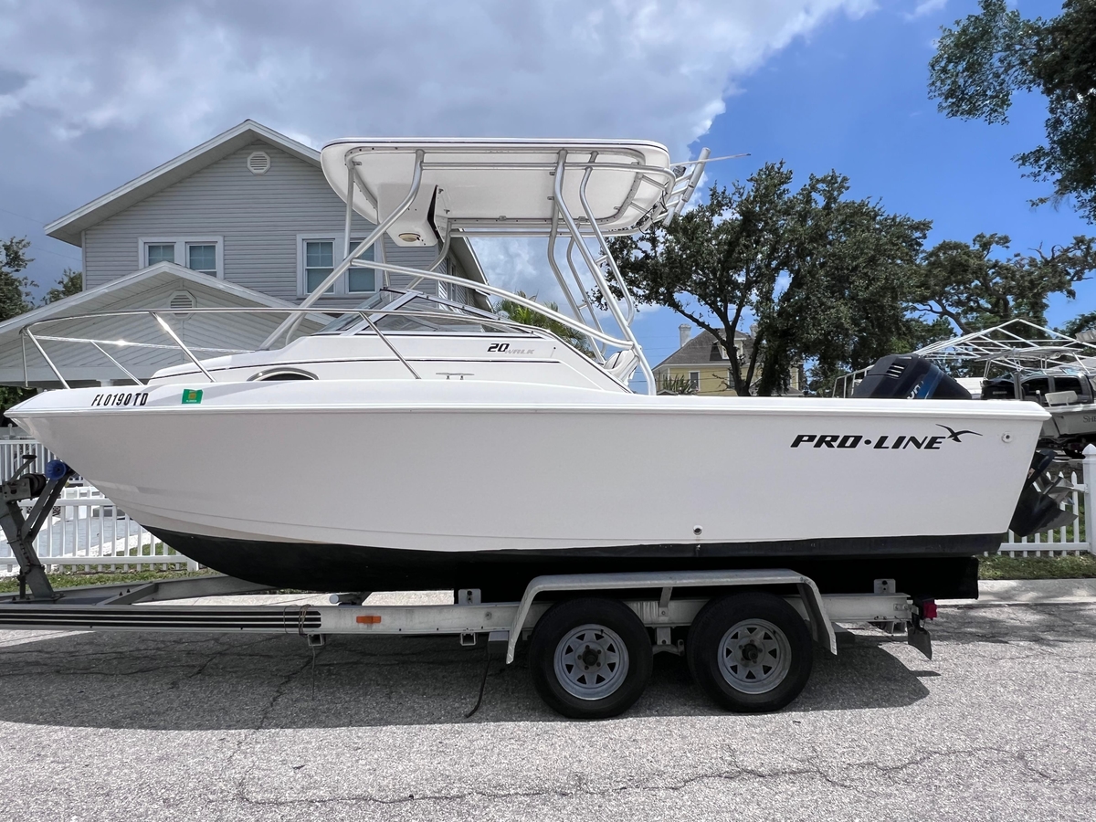 2000 Pro-Line 20 WALK AROUND - Sold Boat