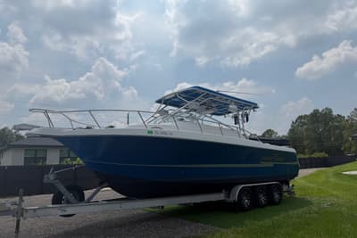BOATZON | Pro-Line 32 Express 2000
