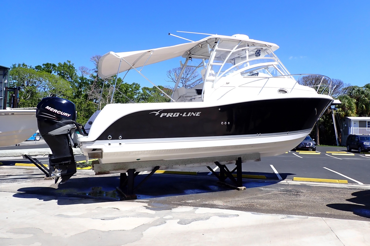 2006 Pro-Line 32 Express - Sold Boat