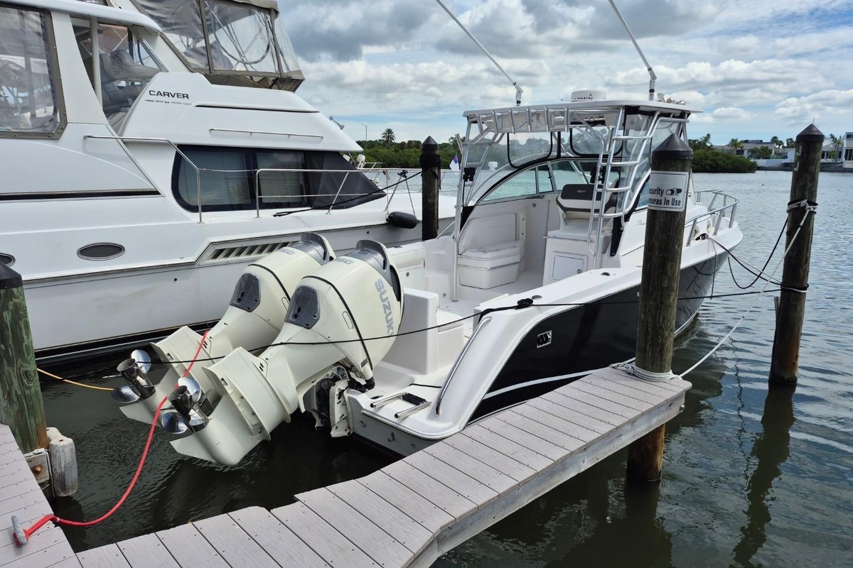2004 Pro-Line 33 WALK - Sold Boat