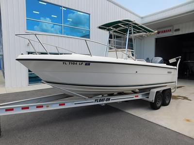 BOATZON | Pursuit 2270 Center Console 2000