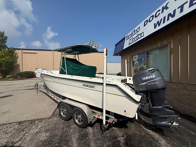 BOATZON | Pursuit 2470 CC 2002