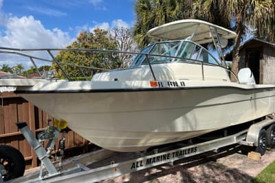 BOATZON | Pursuit 2470 Walkaround 1999