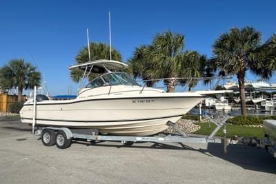 BOATZON | Pursuit 2470 Walkaround 2000