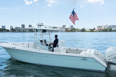 BOATZON | Pursuit 2870 Center Console 2000