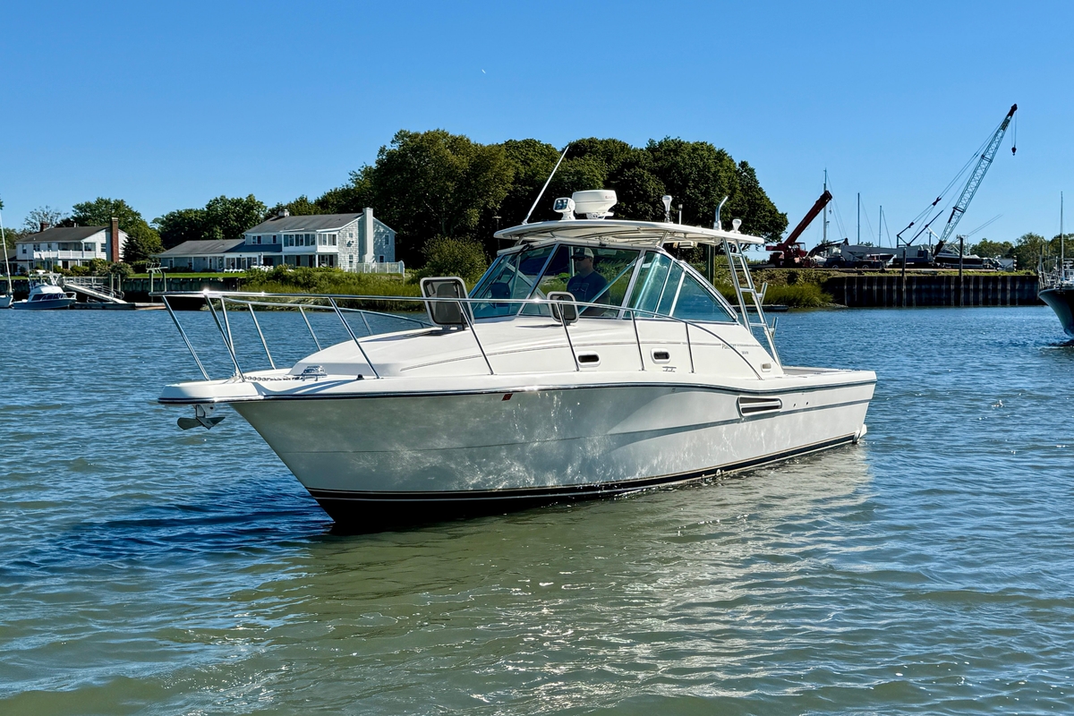 2000 Pursuit 3000 Express - Sold Boat