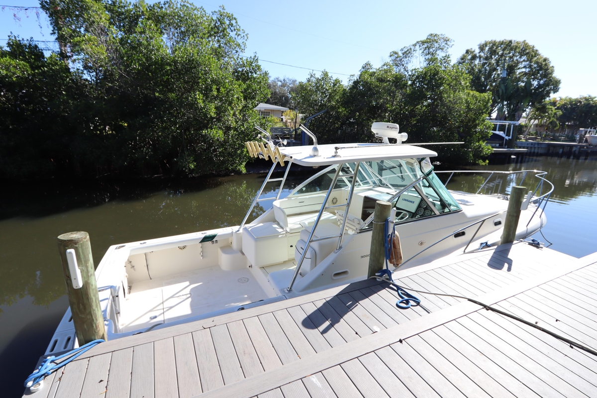 2000 Pursuit 3000 Express - Sold Boat