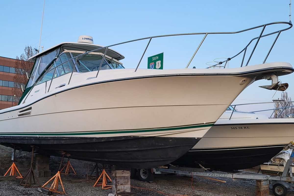 2003 Pursuit 3000 Express - Sold Boat