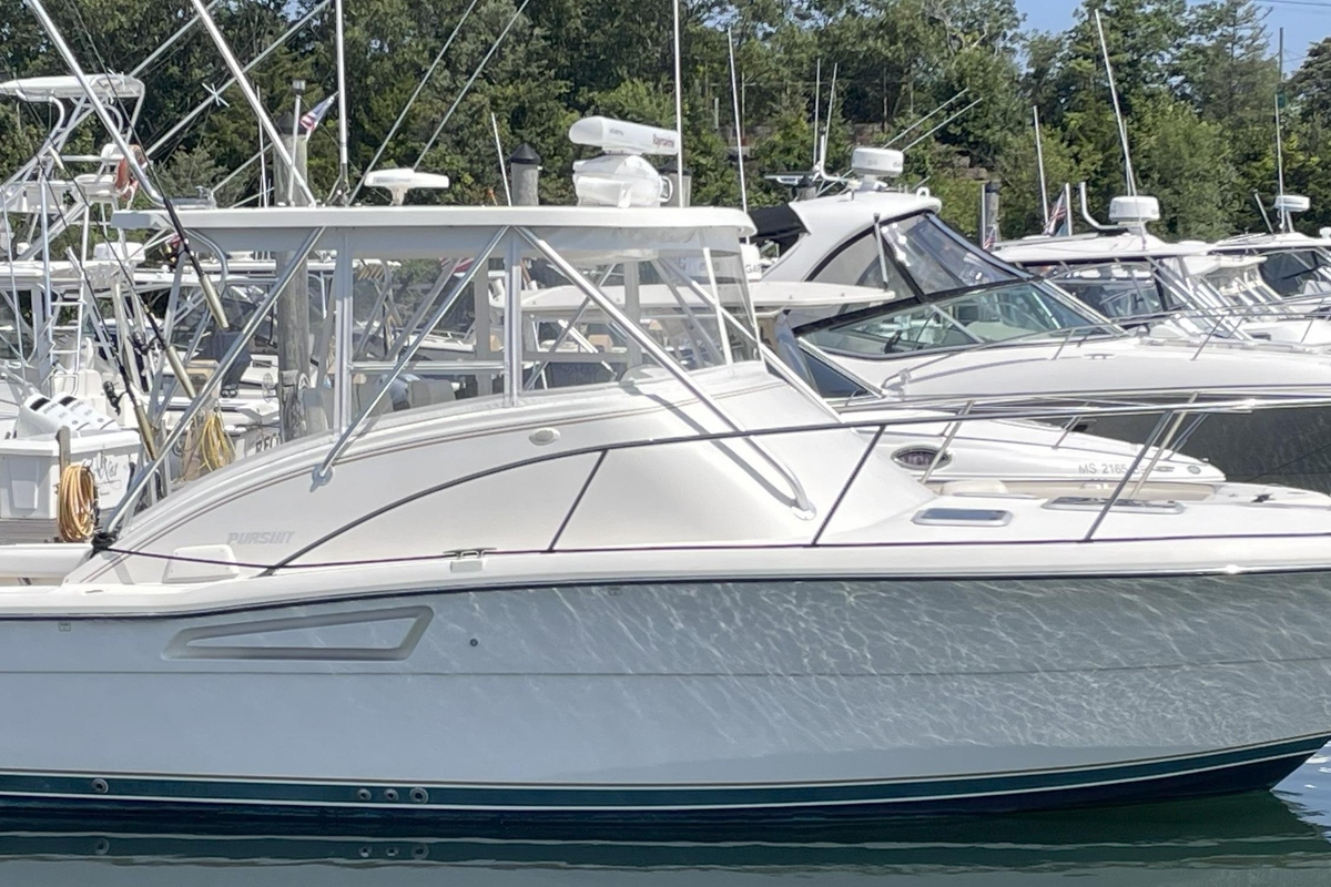 1996 Pursuit 3000 Offshore - Sold Boat