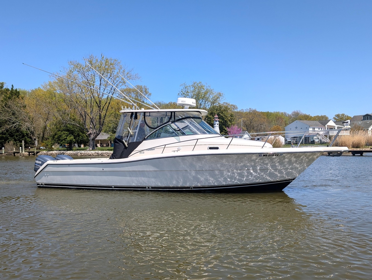 2001 Pursuit 3070 Offshore Center Console - Sold Boat