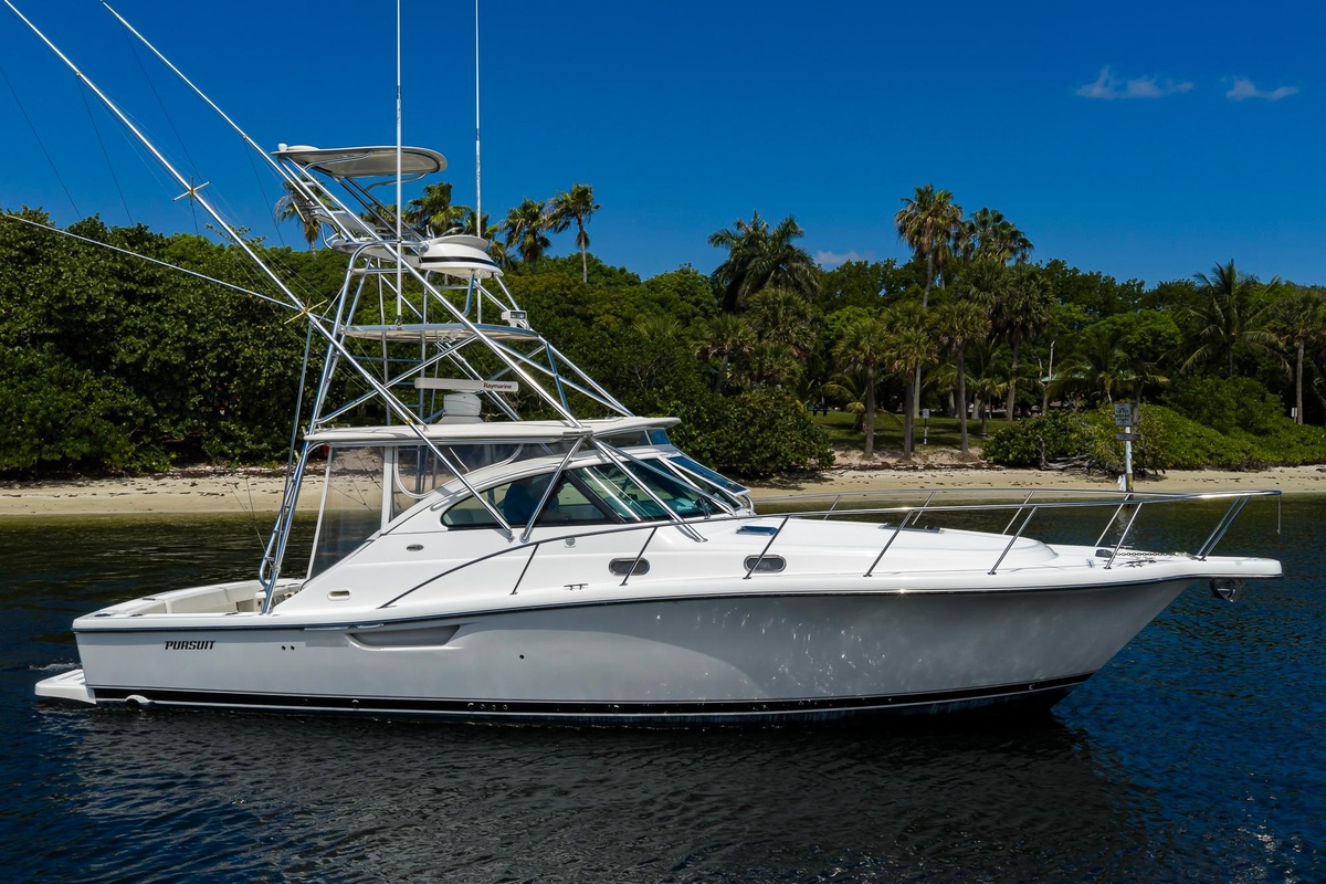 2004 Pursuit 3800 Express - Sold Boat