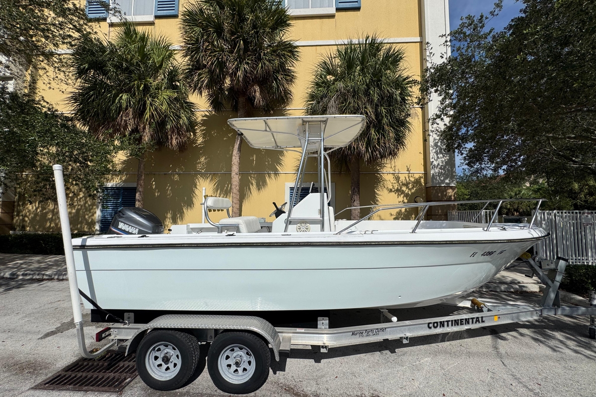 1988 Pursuit C 200 Center Console - Sold Boat
