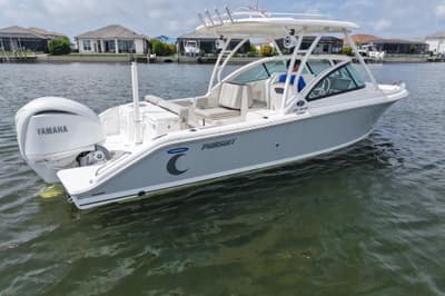 BOATZON | Pursuit DC 246 Dual Console 2022