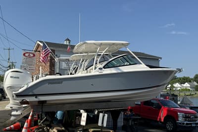 BOATZON | Pursuit DC 246 Dual Console 2027