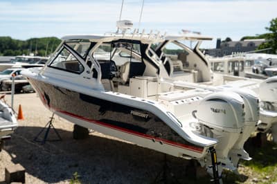BOATZON | Pursuit DC 286 Dual Console 2026