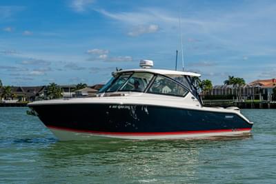 BOATZON | Pursuit DC 295 Dual Console 2017