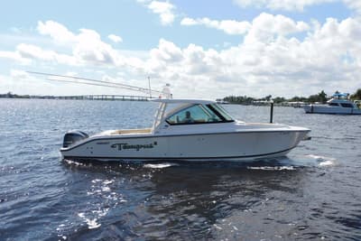 BOATZON | Pursuit DC 325 Dual Console 2016
