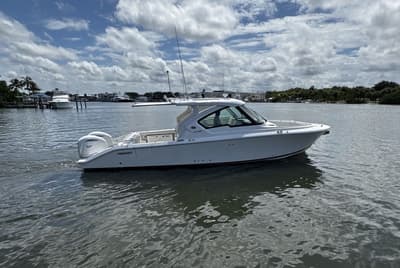 BOATZON | Pursuit DC 326 2025