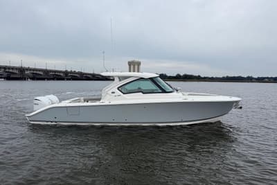BOATZON | Pursuit DC 326 Dual Console 2023