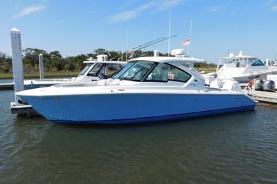 BOATZON | Pursuit DC 326 Dual Console 2024